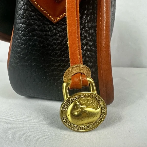 VINTAGE DOONEY AND BURKE PURSE - Picture 3 of 16